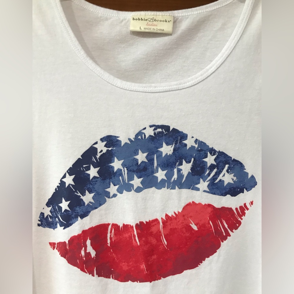 Bobbie Brooks Graphic Tank Top Shirt
Lips American Flag Stars Red White & Blue - Picture 4 of 12